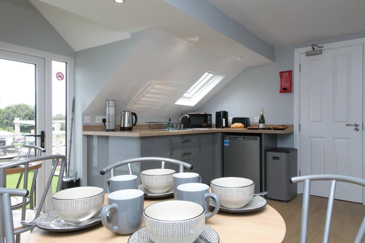 Pass The Keys Modern En-suite In Country Pubrestaurant 2 Апартаменты *