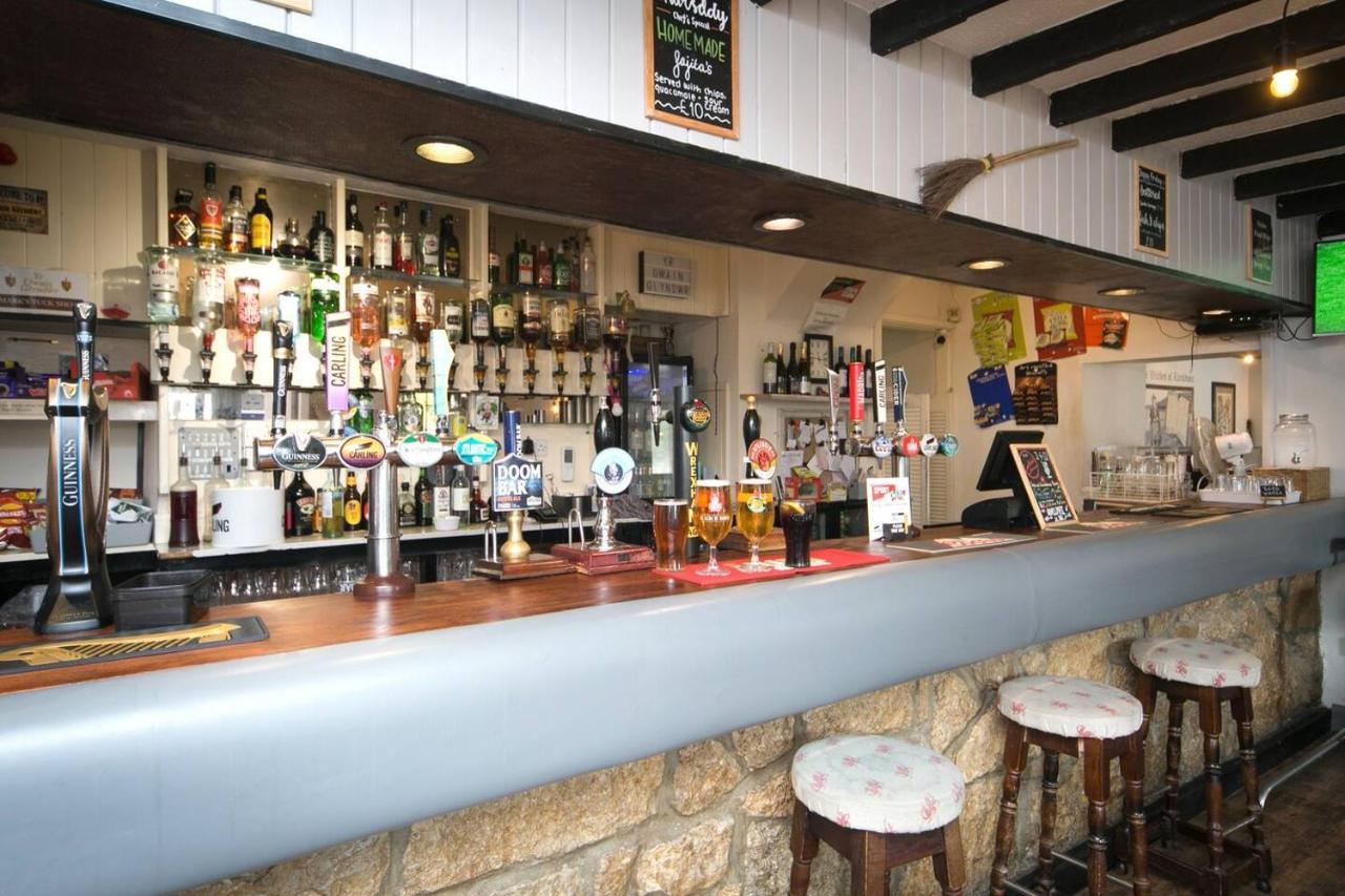 Pass The Keys Modern En-suite In Country Pubrestaurant 2 * Llanddona